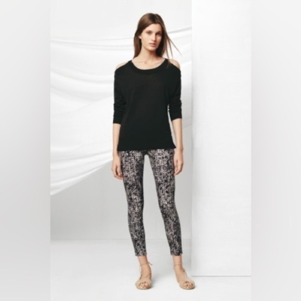 28 J Brand Printed Mid-Rise Cropped Capri Jeans in Elysium